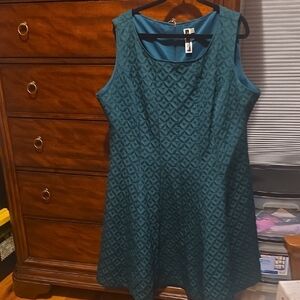 Julian Taylor Green Textured Midi Dress